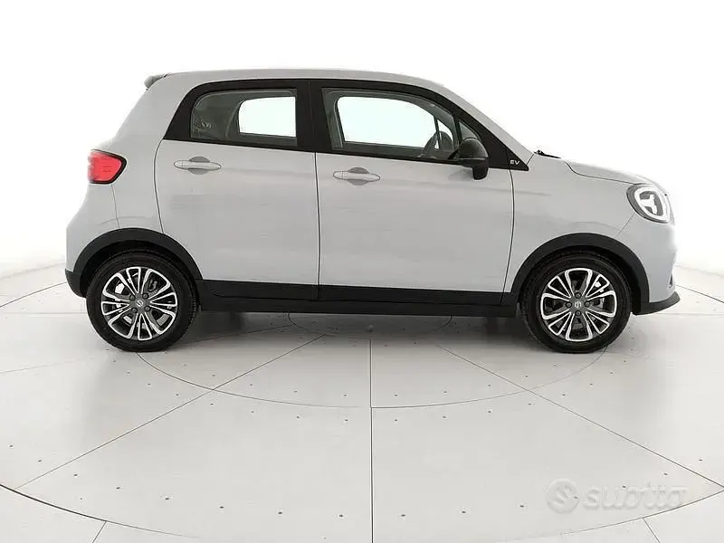 Nuova Leapmotor T03 69 kW (95 CV) 2026 Blu Utilitaria