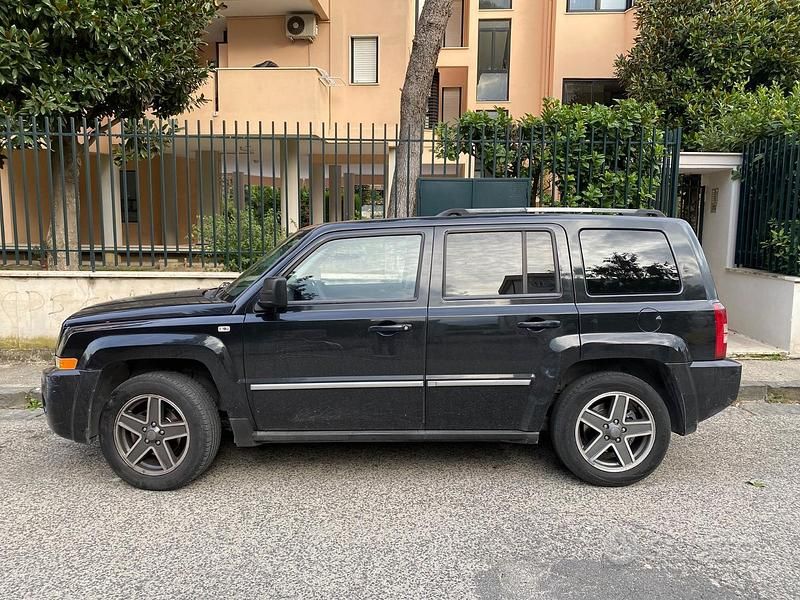 Usata Jeep Patriot 140 CV (102 kW) 2010 Nero SUV