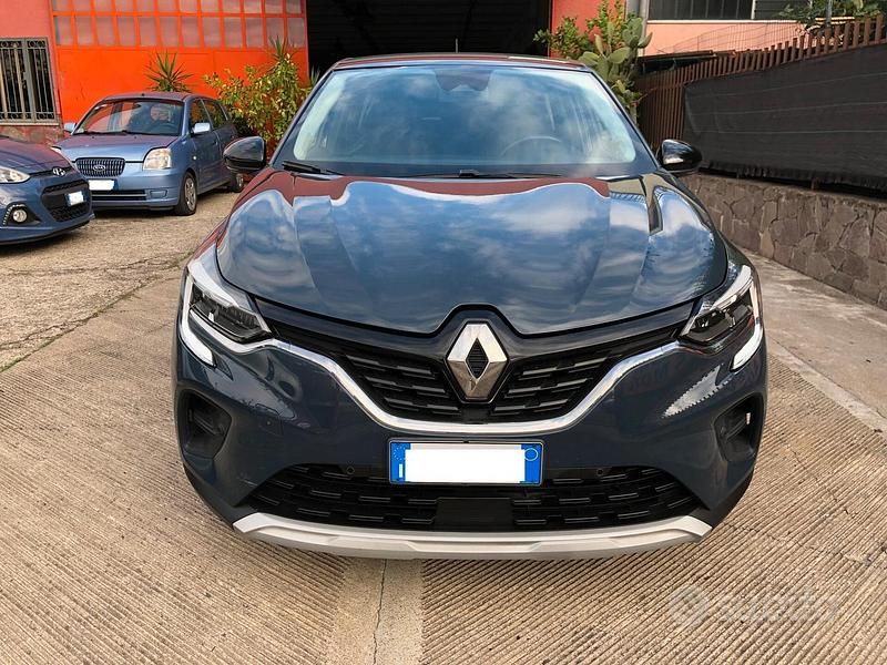Usata Renault Captur Zen 101 CV (74 kW) 2022 Grigio SUV
