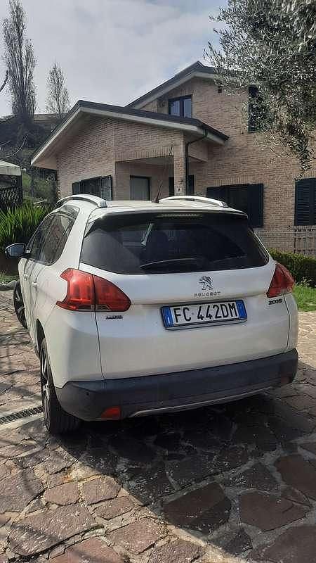 Usata Peugeot 2008 Allure 99 CV (72 kW) 2016 Bianco SUV