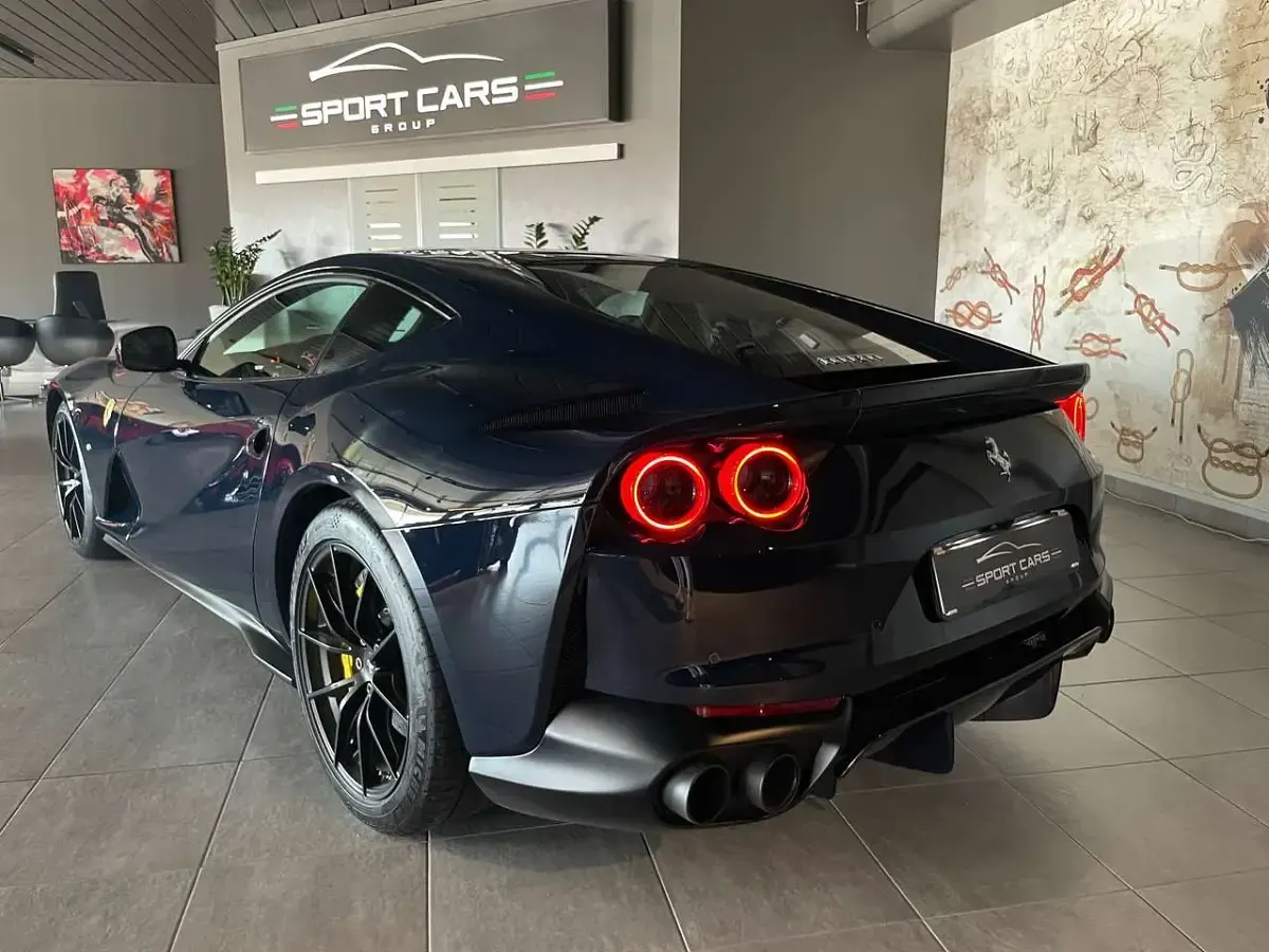 Usata Ferrari 812 795 CV (584 kW) 2018 Blu pozzi Coupé