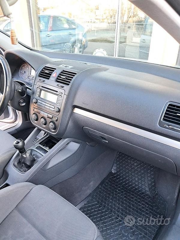 Grigio Usata 2005 VW Golf Tre volumi | 2200 € (Ottimo prezzo) - Immagine 1/4