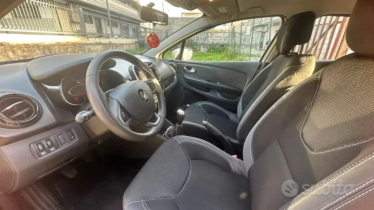 Usata Renault Clio 75 CV (55 kW) 2017 Grigio Utilitaria