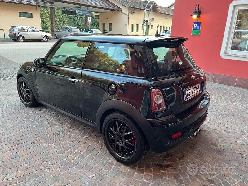 Usata Mini Cooper S 175 CV (128 kW) 2008 Nero Utilitaria