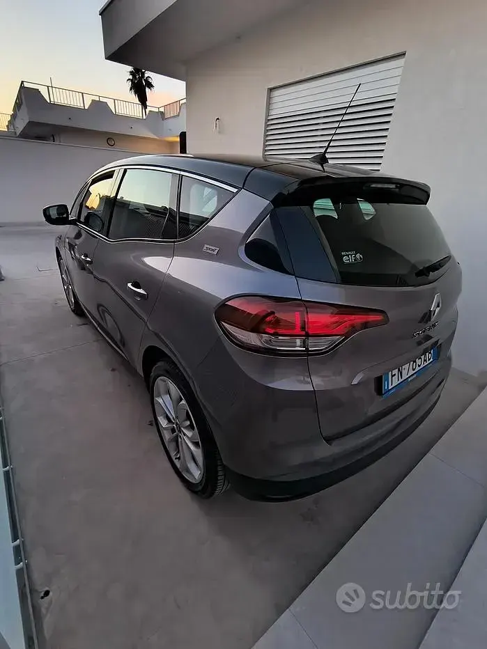 Usata Renault Scénic IV 110 CV (80 kW) 2018 Grigio Monovolume