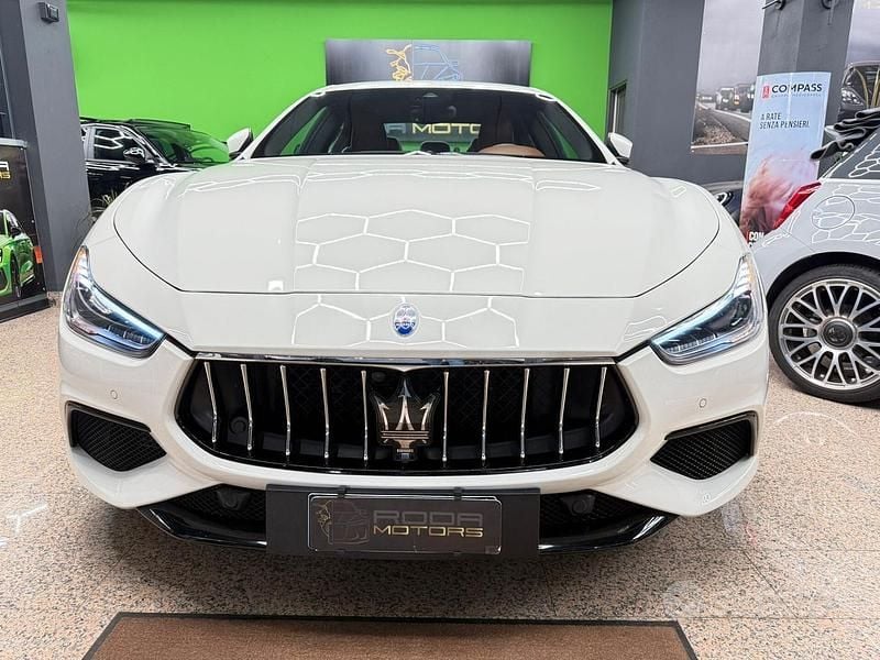 Usata Maserati Ghibli GranLusso 250 CV (183 kW) 2020 Bianco Coupé