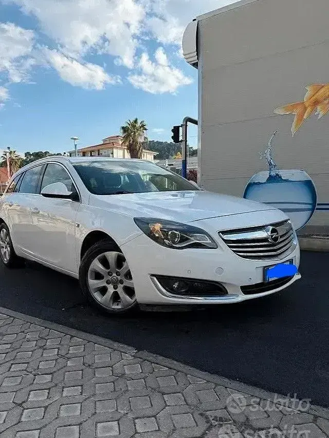 Usata Opel Insignia 140 CV (102 kW) 2014 Bianco Station wagon