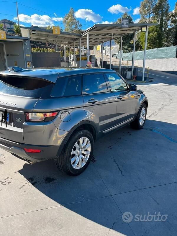 Usata Land Rover Range Rover evoque 150 CV (110 kW) 2018 Grigio SUV