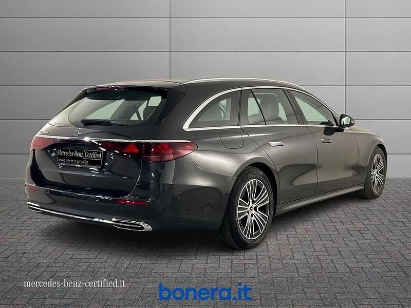 Usado Mercedes E200 Advanced 163 CV (119 kW) 2025 Gris Familiar