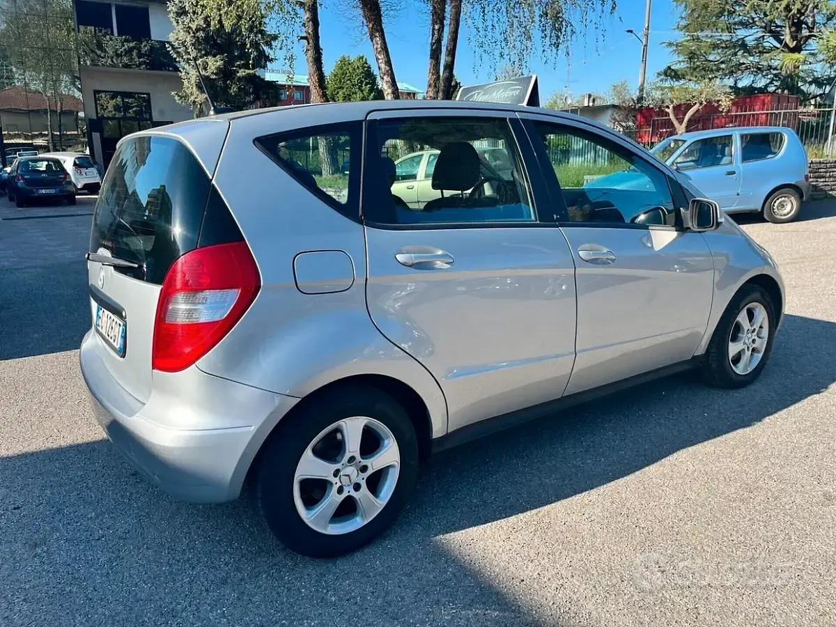 Usata Mercedes A150 Avantgarde 95 CV (69 kW) 2010 Grigio Berlina