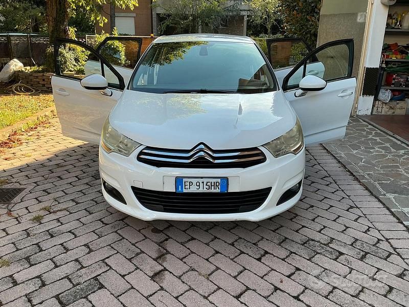 Bianco Usata 2013 Citroën C4 Tre volumi | 6000 € - Immagine 1/4