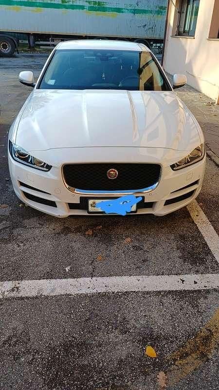 Usata Jaguar XE Pure 179 CV (131 kW) 2017 Bianco Berlina