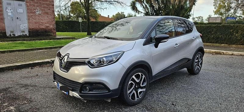Usata Renault Captur 90 CV (66 kW) 2016 Argento SUV