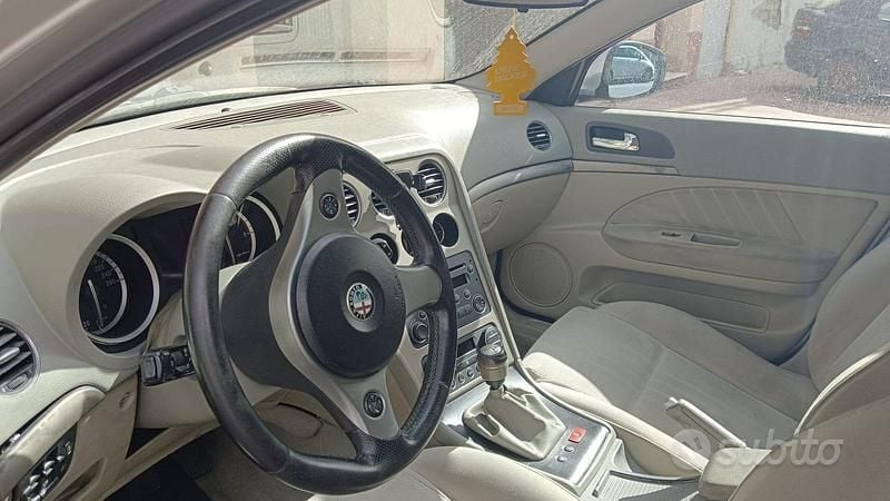 Usata Alfa Romeo 159 150 CV (110 kW) 2006 Grigio Berlina