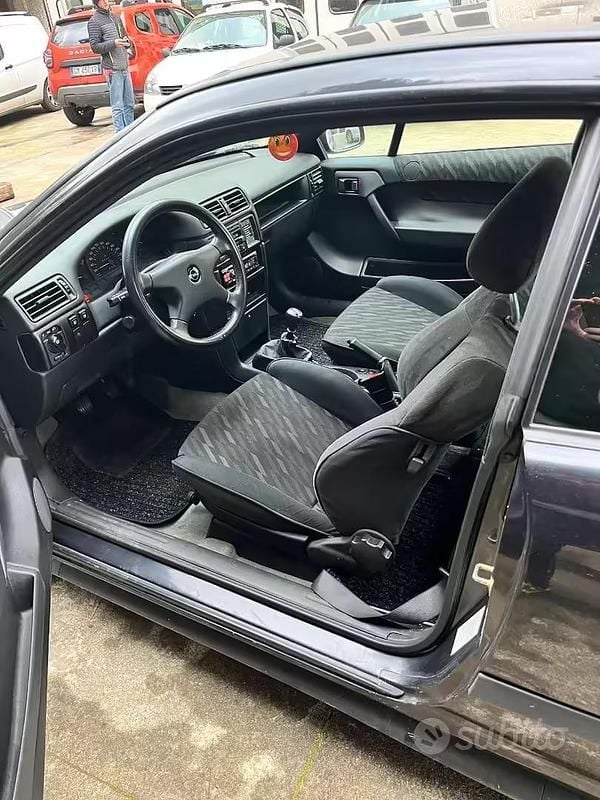 Usata Opel Calibra 136 CV (100 kW) 1994 Coupé