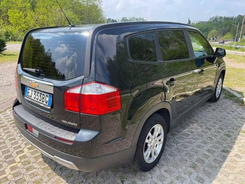 Usata Chevrolet Orlando LT 141 CV (103 kW) 2011 Nero Monovolume