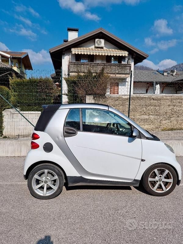 Usata Smart ForTwo Cabrio Passion 84 CV (61 kW) 2009 Bianco Cabrio
