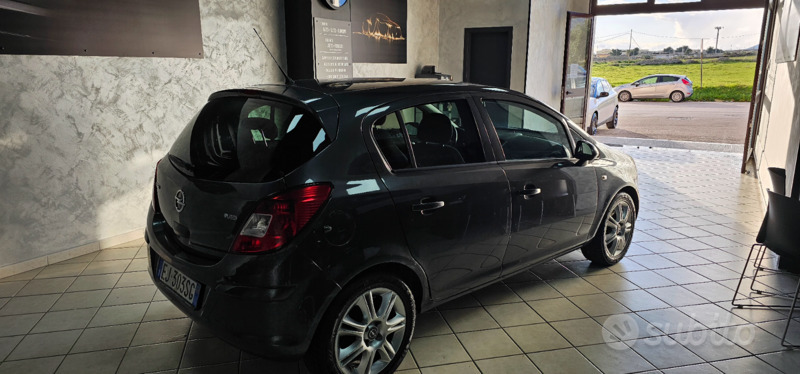 Usato 2011 Opel Corsa Benzin (3.799 €)