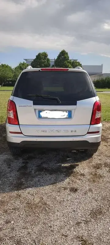 Usata SsangYong Rexton 177 CV (130 kW) 2016 Argento SUV