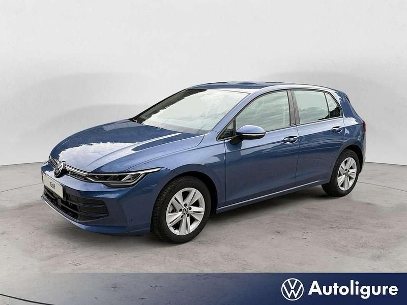 Usata VW Golf VIII Life 116 CV (85 kW) 2025 Blu/azzurro Berlina