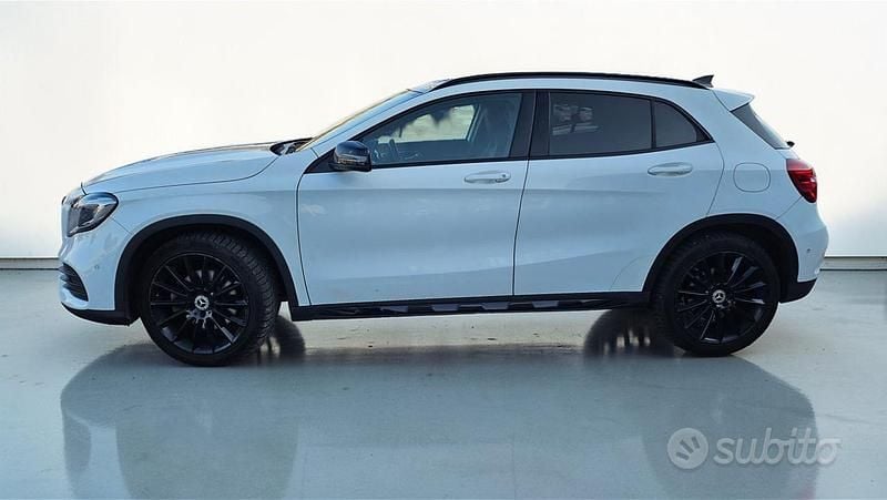 Usata Mercedes GLA220 Premium 184 CV (135 kW) 2018 Bianco pastello SUV