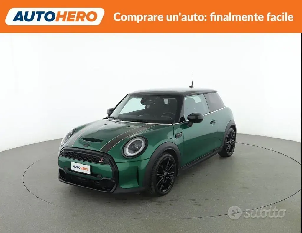 Begagnad Mini Cooper S Essential 178 HK (130 kW) 2023 Halvkombi