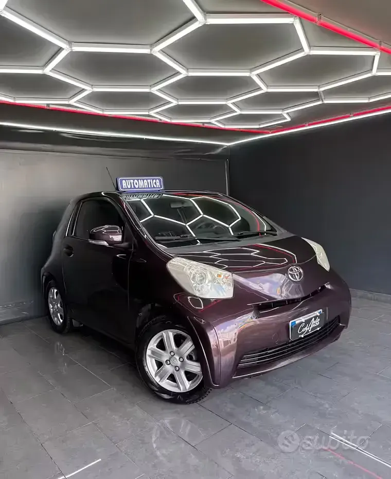 Usata Toyota iQ 68 CV (50 kW) 2009 Viola Utilitaria