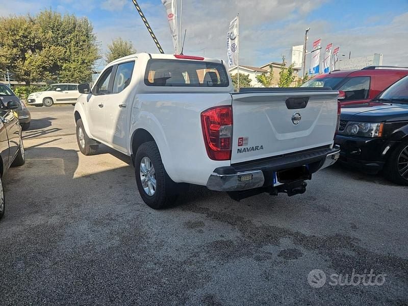 Usata Nissan Navara N-Connecta 163 CV (119 kW) 2018 Bianco Pick-up