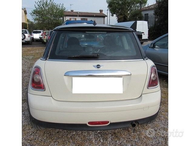 Begagnad Mini ONE 75 HK (55 kW) 2010 Beige Halvkombi