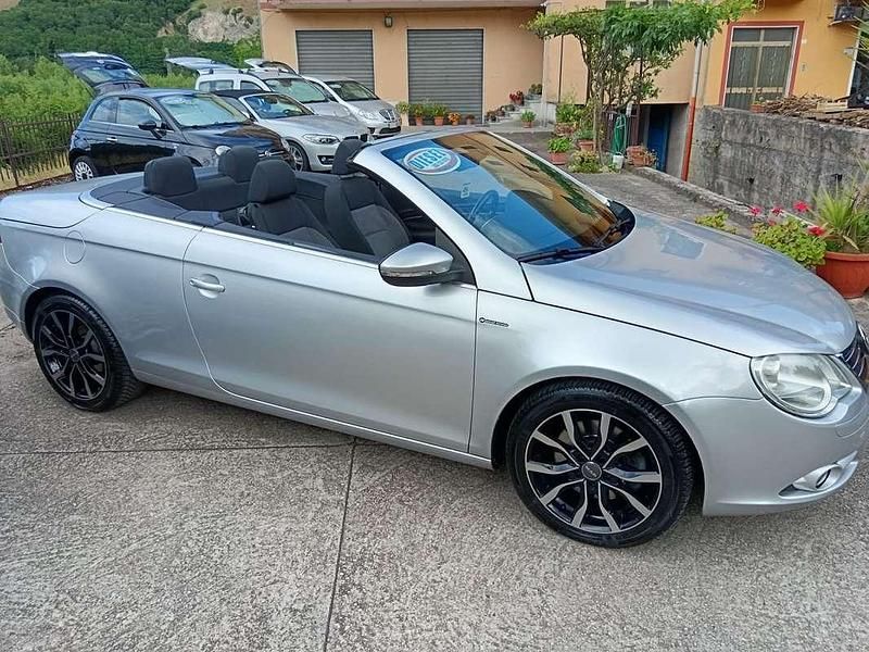 Usata VW Eos 140 CV (102 kW) 2010 Grigio Cabrio