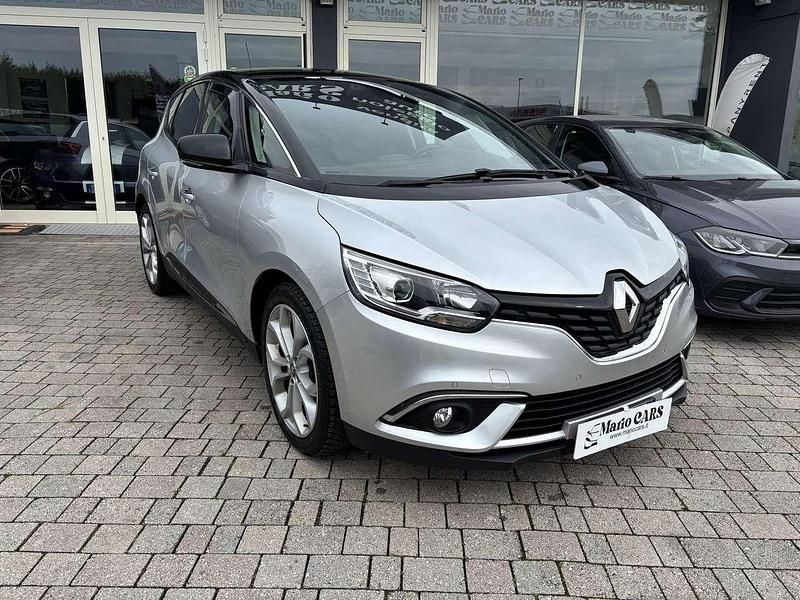 Usata Renault Scénic IV 120 CV (88 kW) 2019 Argento Monovolume