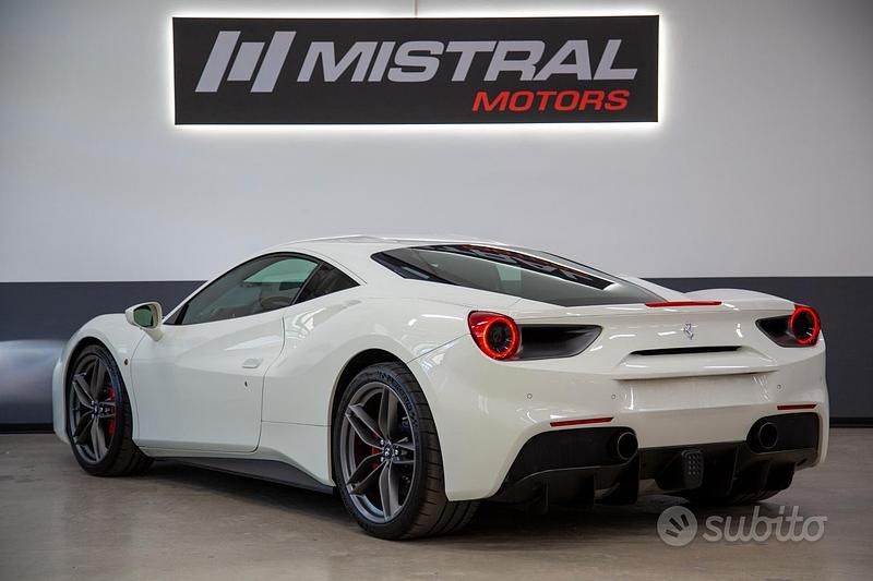 Usata Ferrari 488 670 CV (492 kW) 2016 Bianco Coupé