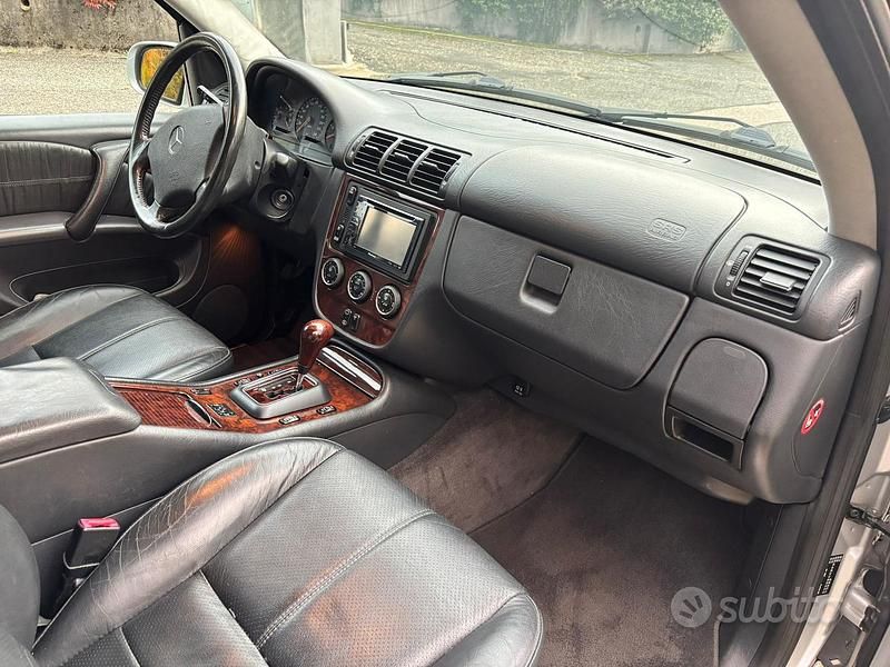 Begagnad Mercedes ML400 250 HK (183 kW) 2002 Grå SUV