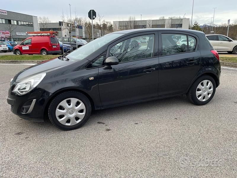 Usata Opel Corsa Sport 86 CV (63 kW) 2013 Nero Utilitaria
