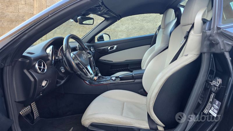 Usata Mercedes SLK250 204 CV (150 kW) 2011 Nero Cabrio