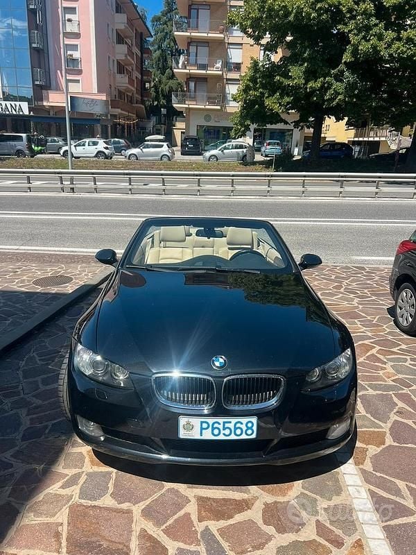 Nero Usata 2009 BMW 320 Cabriolet Cabrio | 7700 € (Buon prezzo) - Immagine 1/4