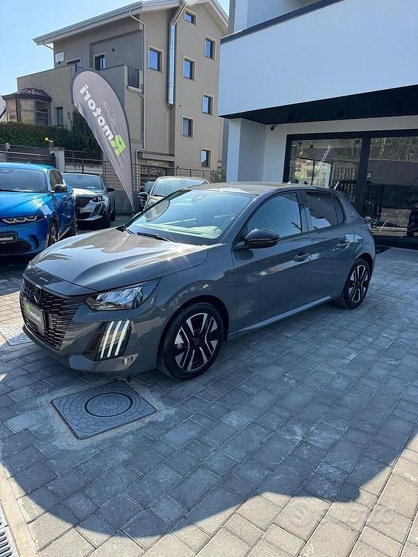 Usata Peugeot 208 Allure 101 CV (74 kW) 2025 Giallo Utilitaria