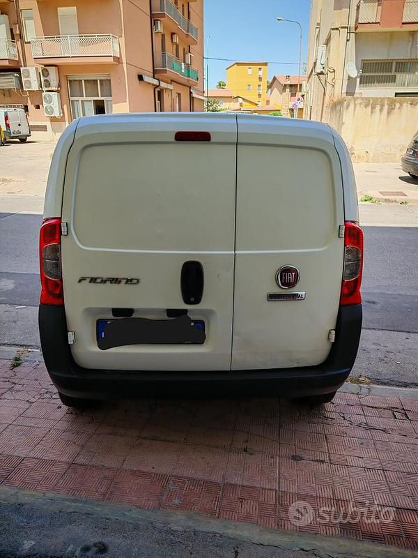 Usata Fiat Fiorino 80 CV (58 kW) 2018 Bianco Monovolume