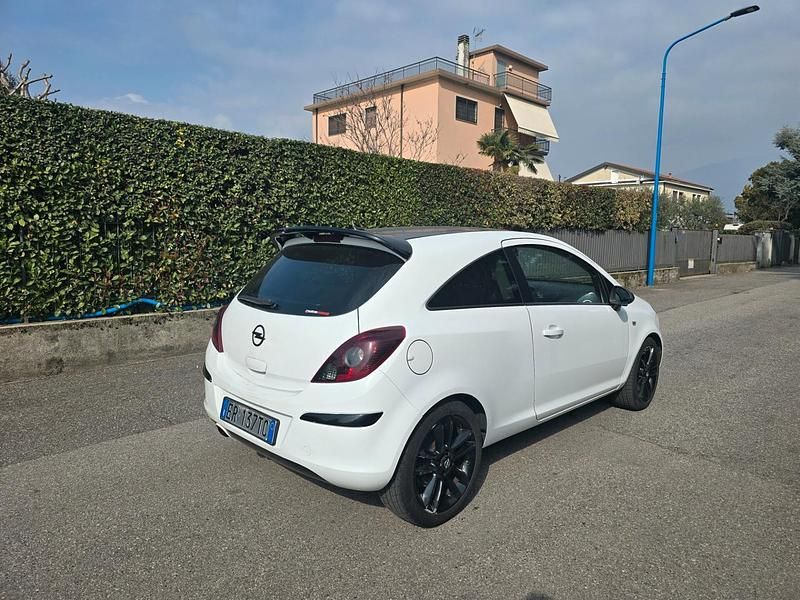 Usata Opel Corsa 95 CV (69 kW) 2014 Bianco Utilitaria