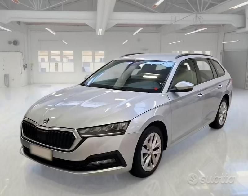 Usata Skoda Octavia Executive 116 CV (85 kW) 2020 Grigio Station wagon