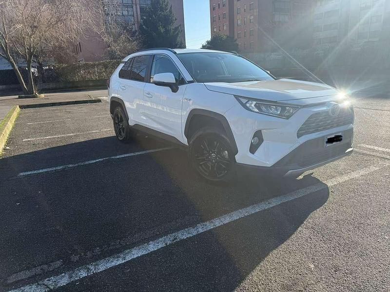 Usata Toyota RAV4 Hybrid Active 155 CV (114 kW) 2019 SUV
