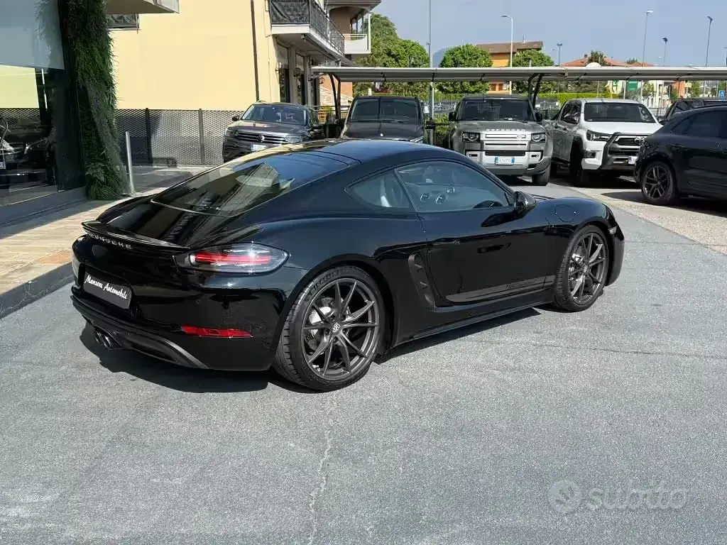 Usata Porsche 718 Cayman 300 CV (220 kW) 2021 Nero Coupé