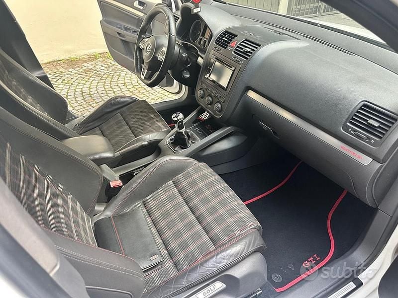 Usata VW Golf VI Edition 230 CV (169 kW) 2008 Bianco Utilitaria