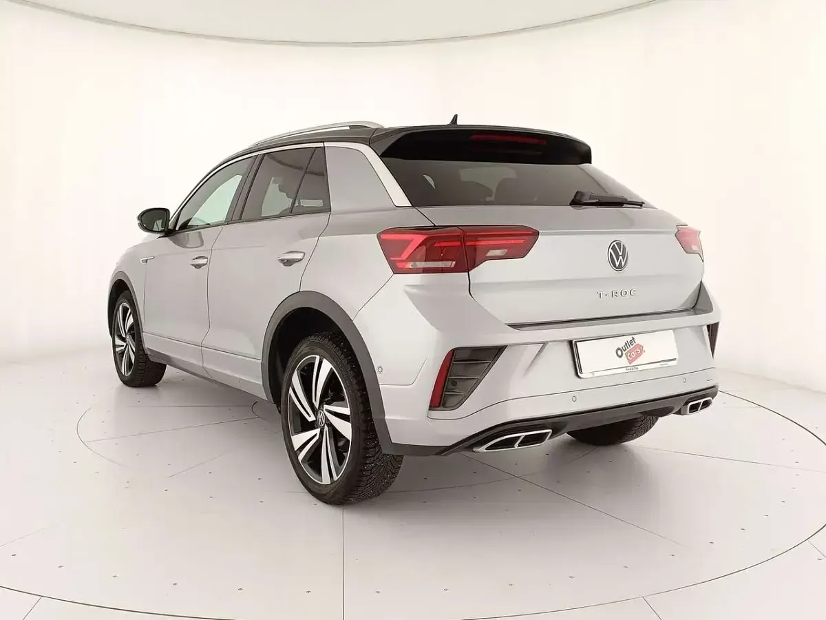 Usata VW T-Roc R-line 116 CV (85 kW) 2023 Pyrit silver metallizzato nero SUV