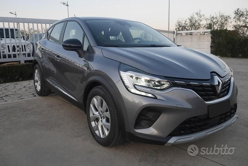 Usata Renault Captur Initiale Paris 115 CV (84 kW) 2021 Grigio SUV