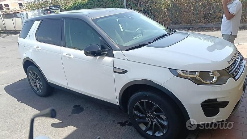 Bianco Usata 2018 Land Rover Discovery Sport SUV | 16.500 € (Buon prezzo) - Immagine 1/4