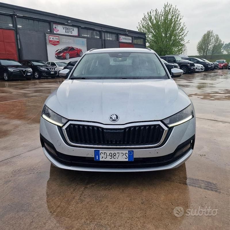 Usata Skoda Octavia Style 116 CV (85 kW) 2021 Grigio Station wagon