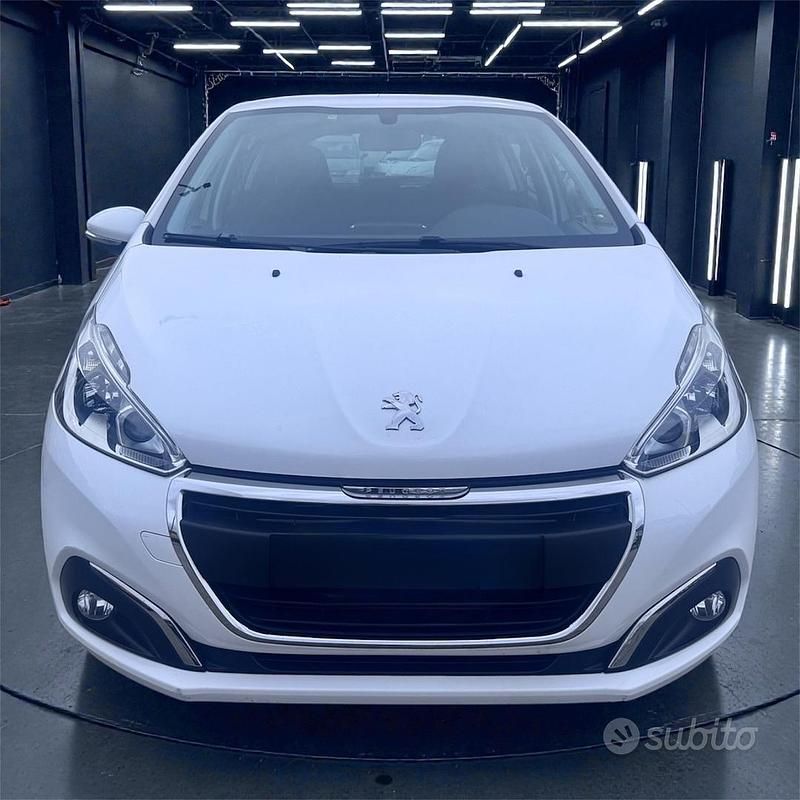 Usata Peugeot 208 Allure 68 CV (50 kW) 2016 Bianco Utilitaria