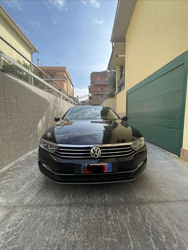 Usata VW Passat Executive 150 CV (110 kW) 2018 Nero Station wagon