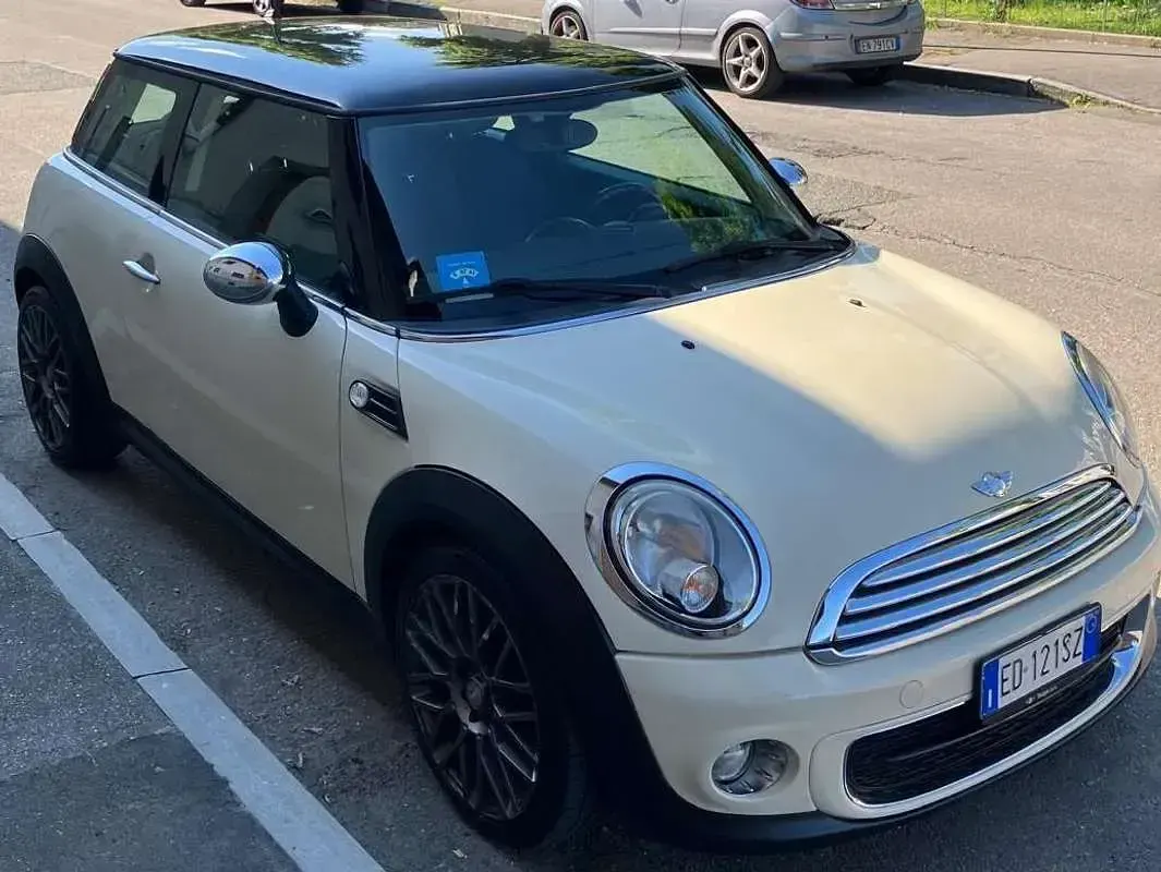Usata Mini One D 90 CV (66 kW) 2010 Beige Utilitaria